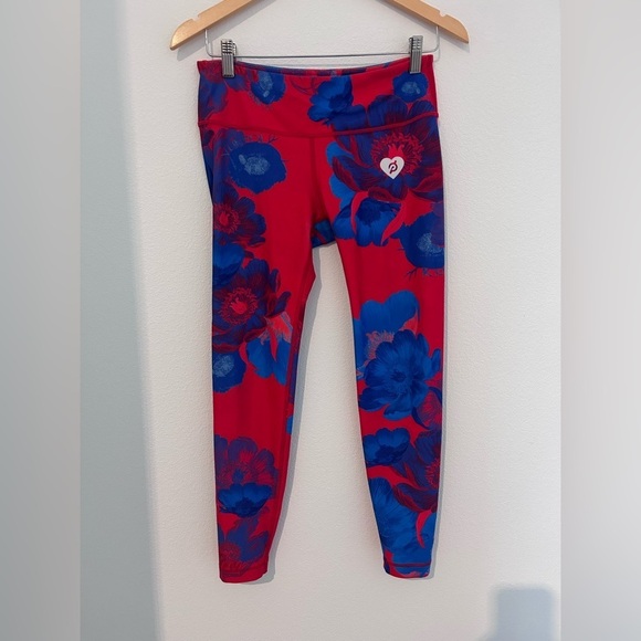 WITH brand Peloton Emma Lovewell leggings medium red blue - Picture 1 of 7